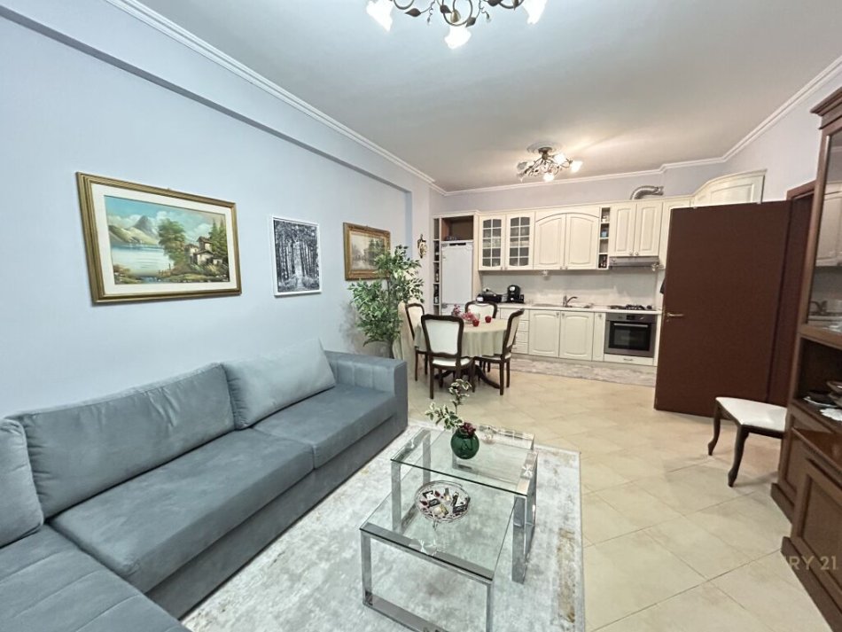 Tirane, shes apartament 1+1+Ballkon , 82 m² 145.000 € (Liqeni i Thatë)