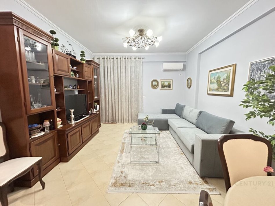 Tirane, shes apartament 1+1+Ballkon , 82 m² 145.000 € (Liqeni i Thatë)