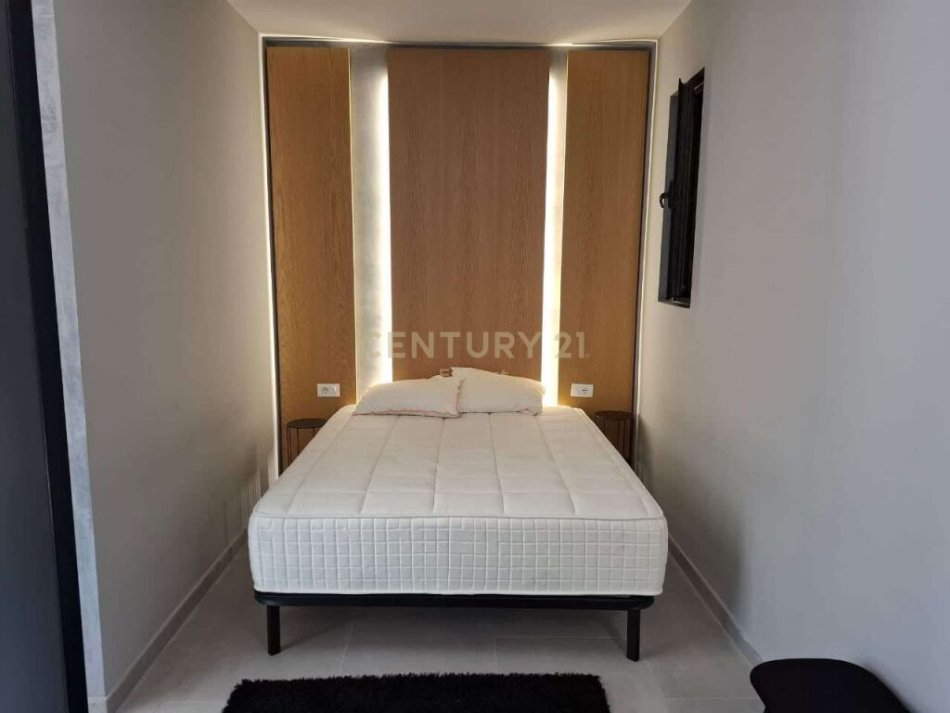 Tirane, jap me qera apartament 1+1+Ballkon , 56 m² 750 € (Rruga e Kosovarëve)