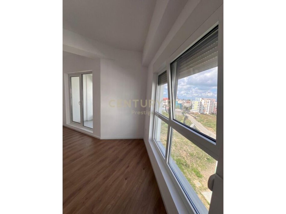 Tirane, shitet apartament 1+1 , 64 m² 91.000 € (ali demi)