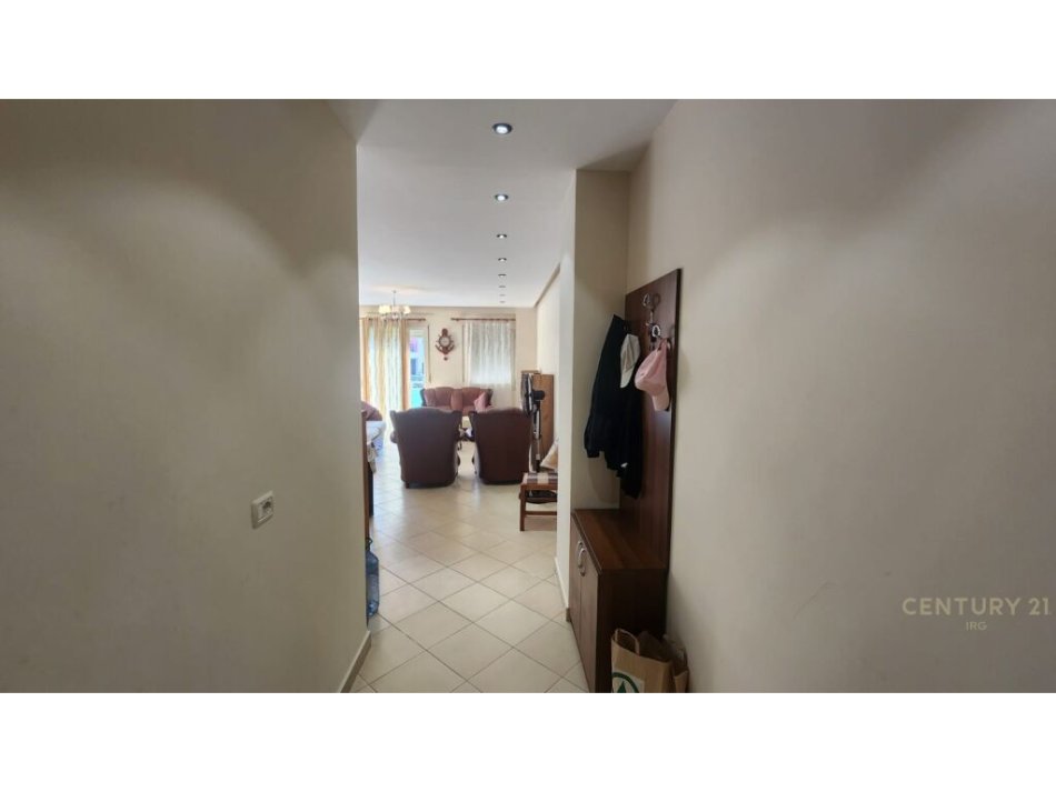 Tirane, shitet apartament 2+1 Kati 3, 122 m² 140.000 € (fresk)