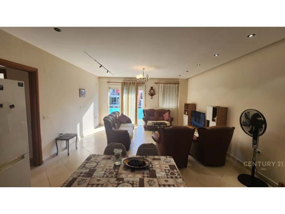 Tirane, shitet apartament 2+1 Kati 3, 122 m² 140.000 € (fresk)