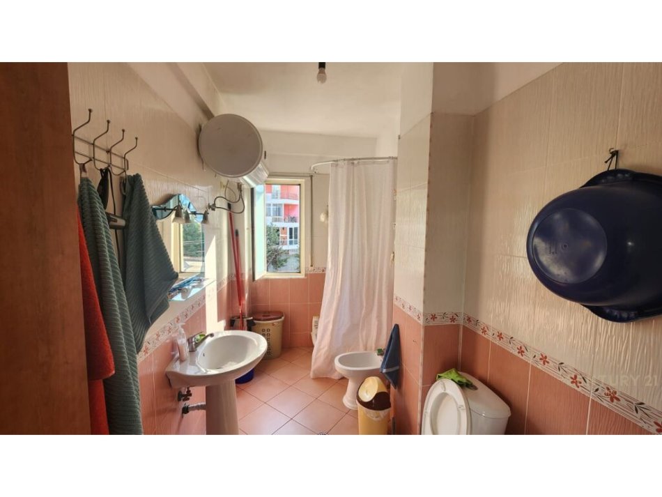 Tirane, shitet apartament 2+1 Kati 3, 122 m² 140.000 € (fresk)