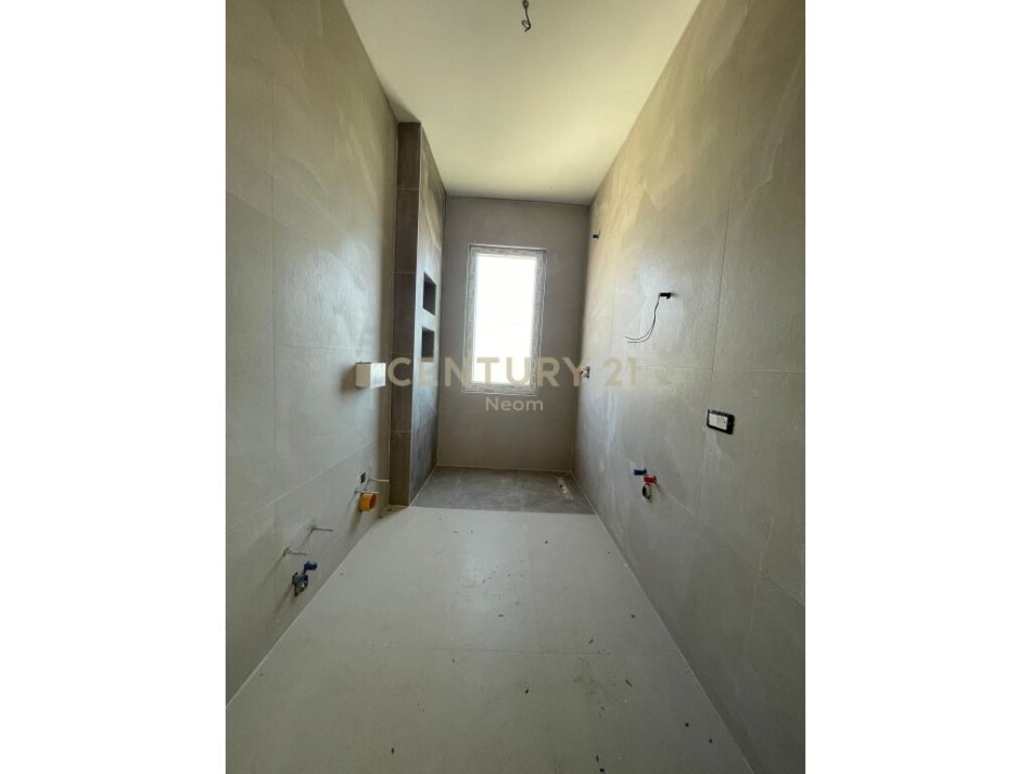 Tirane, shes apartament 2+1+Ballkon , 103 m² 123.000 € (Bulevardit te Ri, Paskuqan)