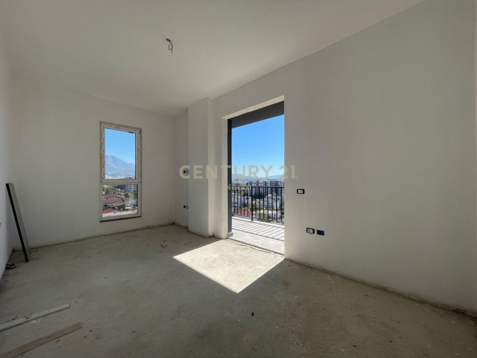 Tirane, shes apartament 2+1+Ballkon , 103 m² 123.000 € (Bulevardit te Ri, Paskuqan)