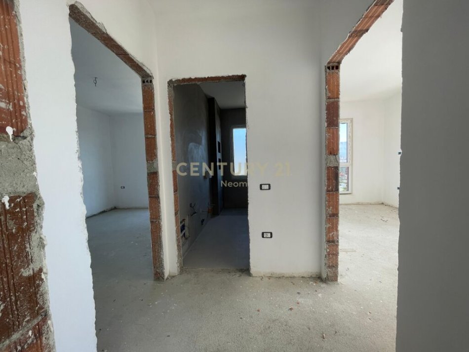 Tirane, shes apartament 2+1+Ballkon , 103 m² 123.000 € (Bulevardit te Ri, Paskuqan)