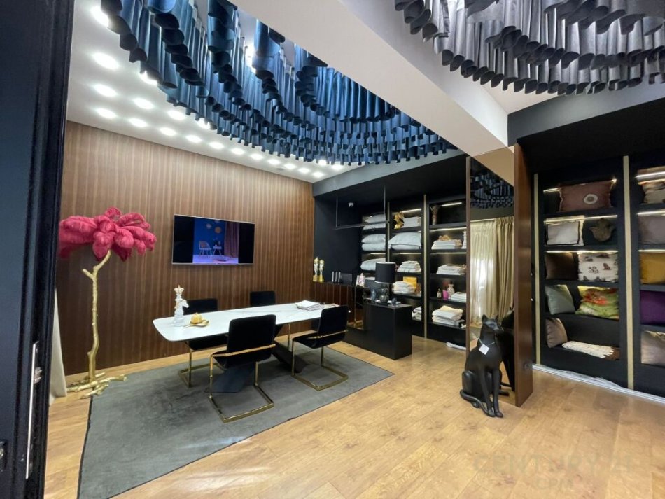 Tirane, jepet me qera ambjent biznesi Kati 0, 108 m² 3.000 € (Vasil Shnto)