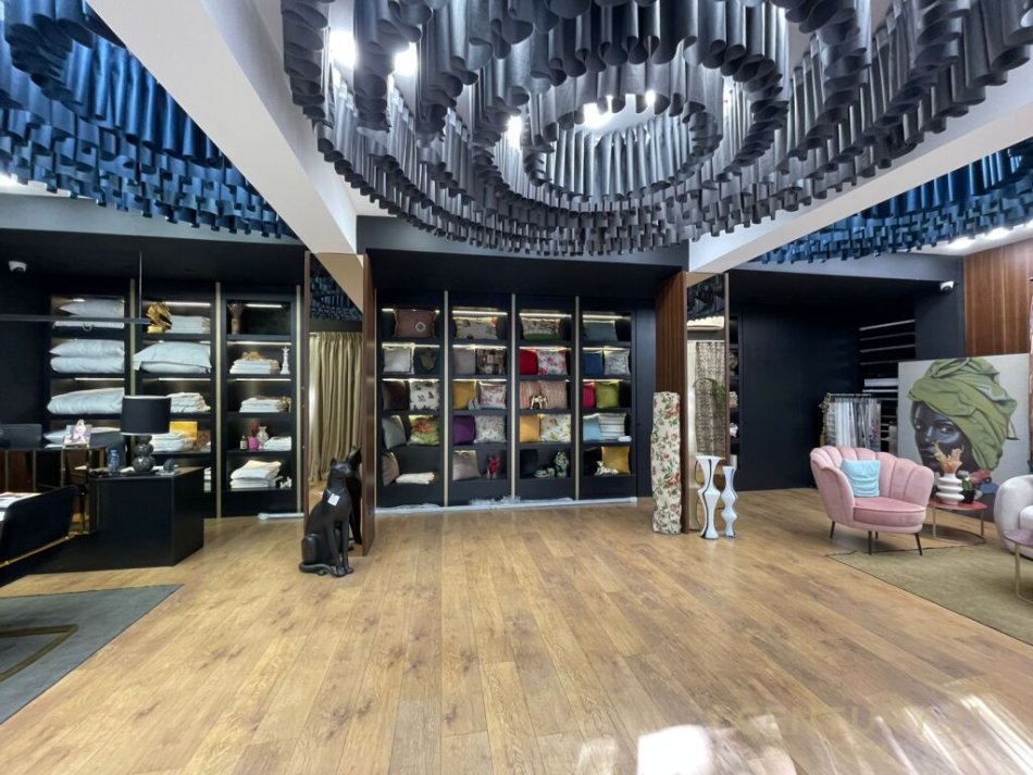 Tirane, jepet me qera ambjent biznesi Kati 0, 132 m² 3.000 € (VASIL SHANTO)