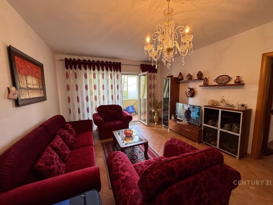 Tirane, jap me qera apartament 2+1 , 90 m² 600 € (Selitë)