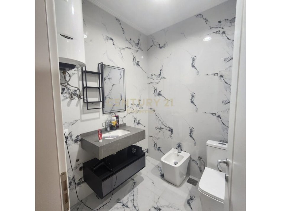 Tirane, shes apartament 2+1+2 , 124 m² 285.000 € (Liqeni i Thatë)