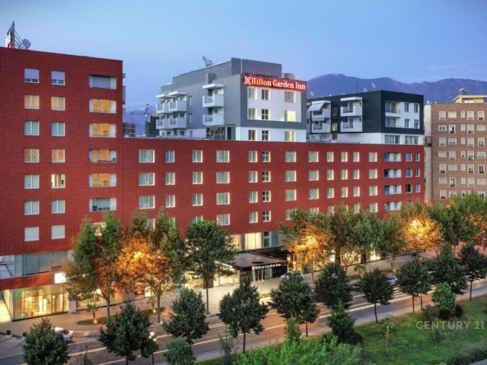 Tirane, jap me qera ambjent biznesi Kati 0, 704 m² 17.000 € (Hillton Tirana, Kompleksi Delijorgji)