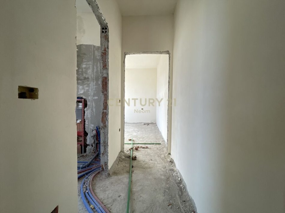 Tirane, shes apartament 1+1 , 70 m² 180.000 € (Rruga e Kavajës)