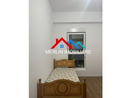 Tirane, jepet me qera apartament 2+1+Ballkon Kati 4, 95 m² 450 € (ALI DEMI)
