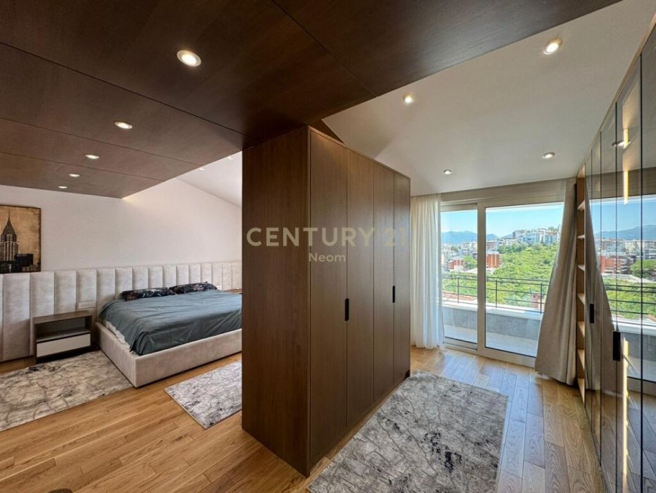 Tirane, shitet apartament 3+1 Kati 3, 340 m² 880.000 € (kodra e diellit)