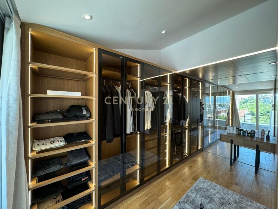 Tirane, shitet Vile 3+1 Kati 3, 340 m² 880.000 € (kodra e diellit)