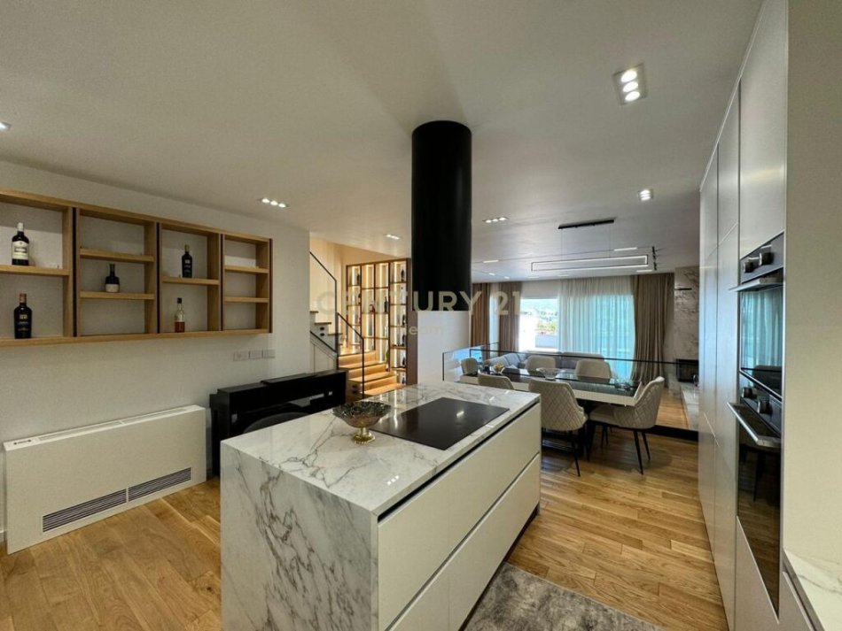 Tirane, shitet apartament 3+1 Kati 3, 340 m² 880.000 € (kodra e diellit)