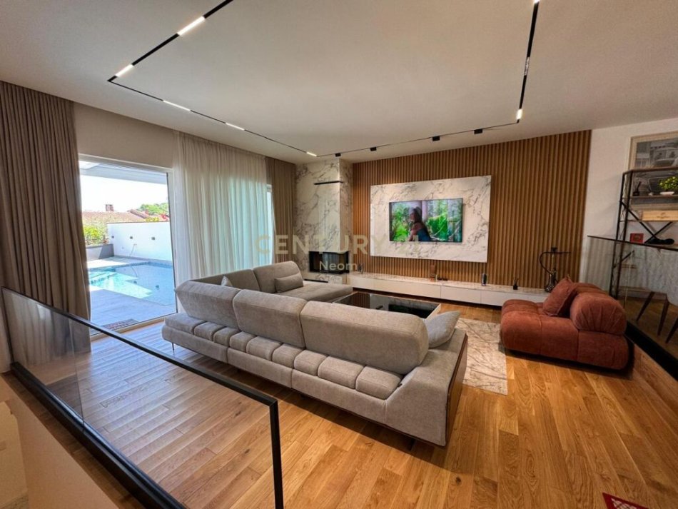 Tirane, shes Vile , 340 m² 880.000 € (Kodra e Diellit)