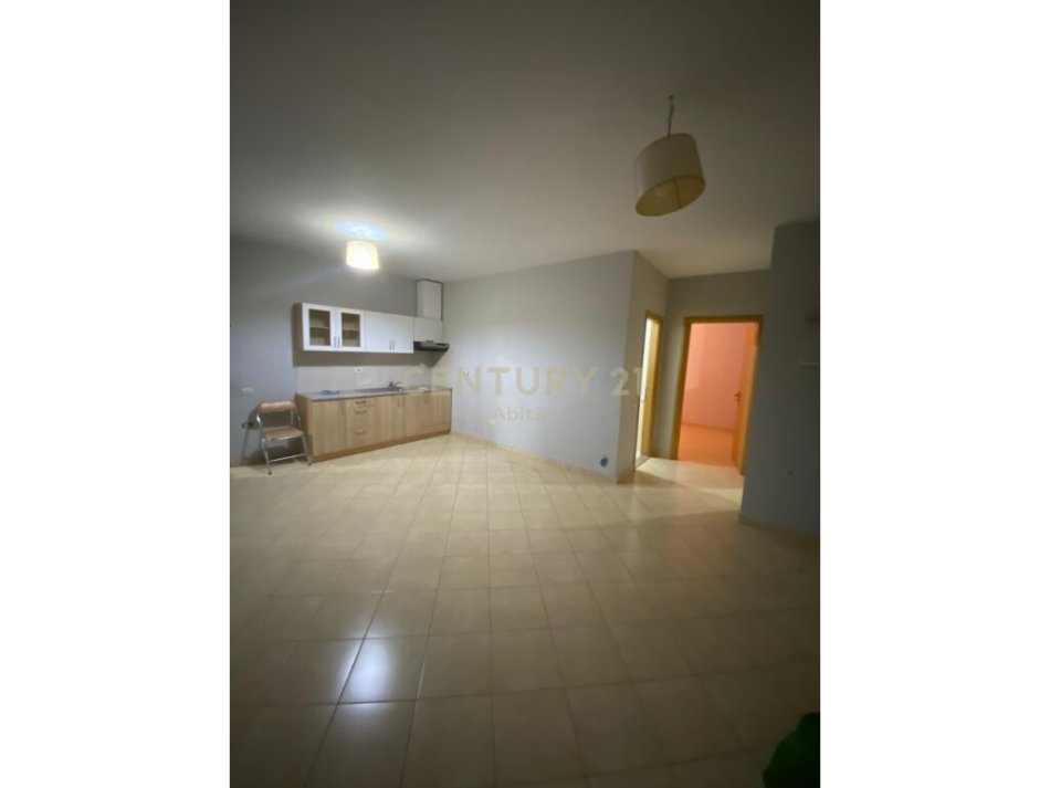 Tirane, jepet me qera apartament 2+1 Kati 3, 87 m² 500 € (Don Bosko ABITAT101875)