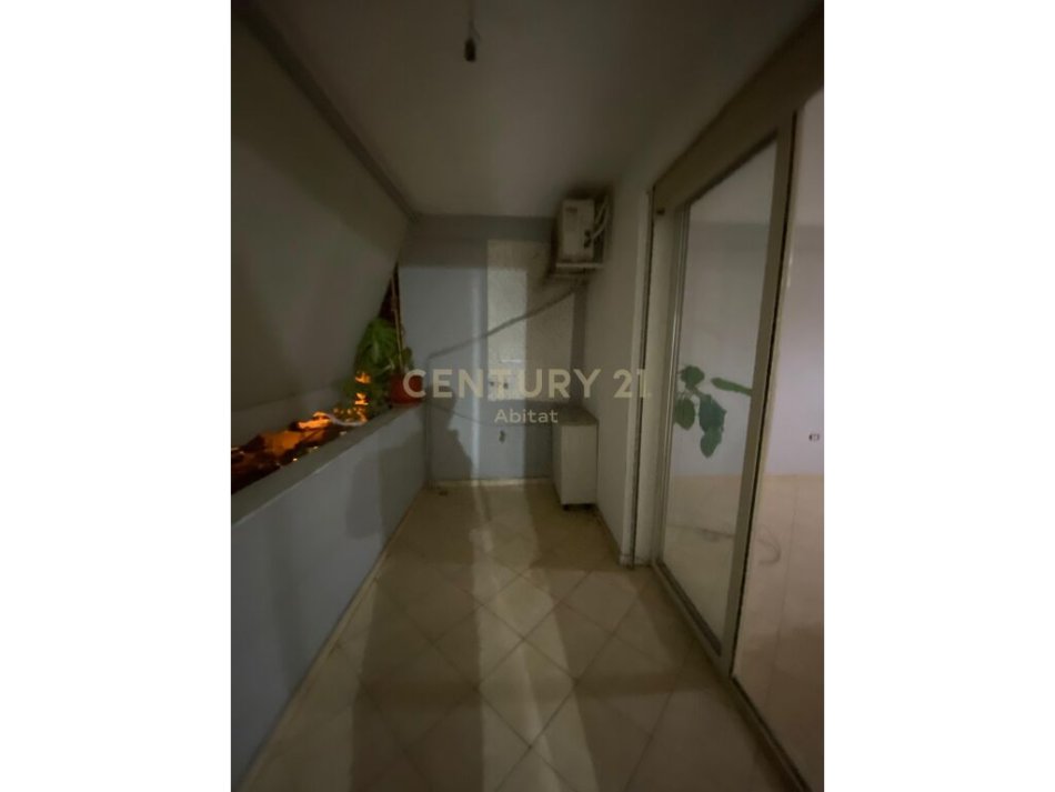 Tirane, jepet me qera apartament 2+1 Kati 3, 87 m² 500 € (Don Bosko ABITAT101875)