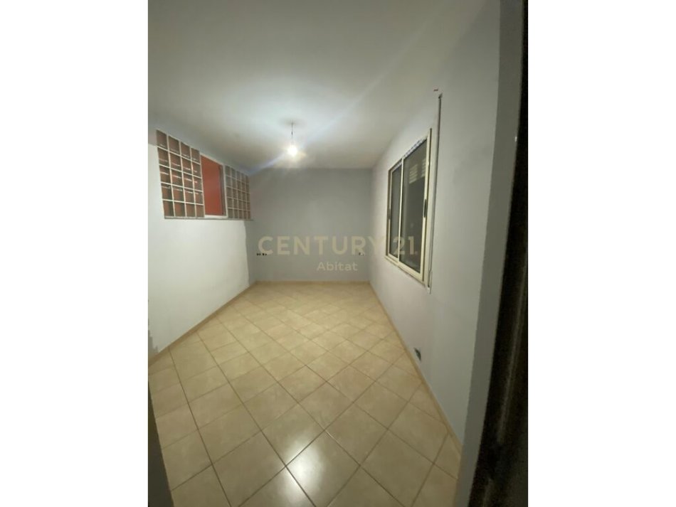 Tirane, jepet me qera apartament 2+1 Kati 3, 87 m² 500 € (Don Bosko ABITAT101875)
