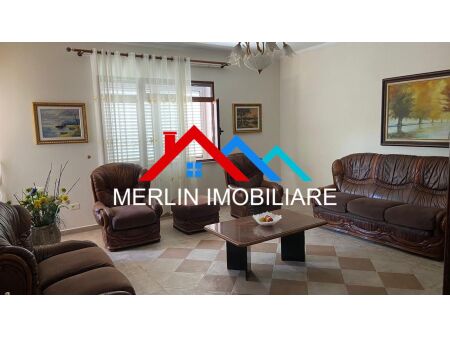 Tirane, jepet me qera apartament 2+1 Kati 2, 120 m² 500 € (ZIHNI SAKO,OXHAKU)