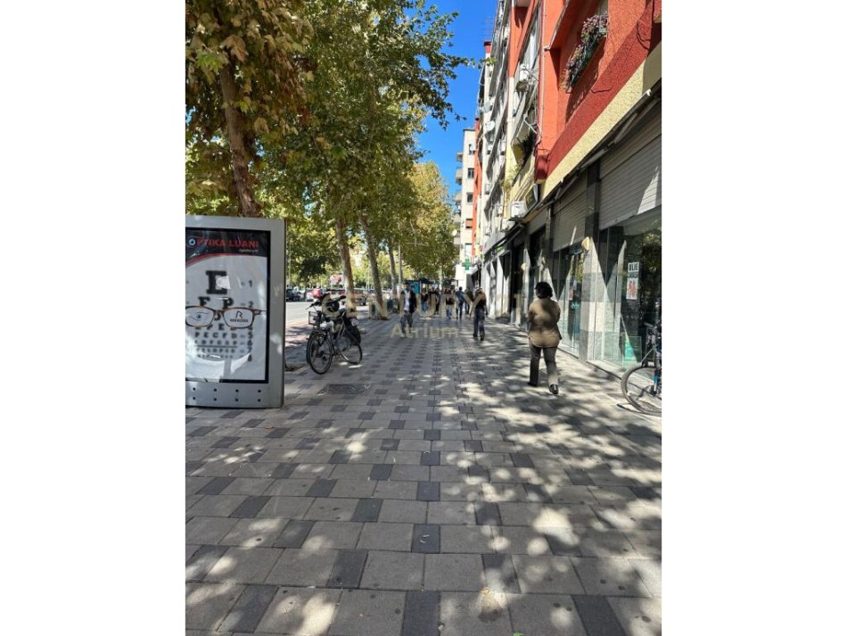 Tirane, jap me qera ambjent biznesi Kati 0, 331 m² 10.000 € (Sheshi Skënderbej (Qendër))
