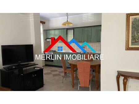 Tirane, jepet me qera apartament 2+1 Kati 2, 120 m² 500 € (ZIHNI SAKO,OXHAKU)