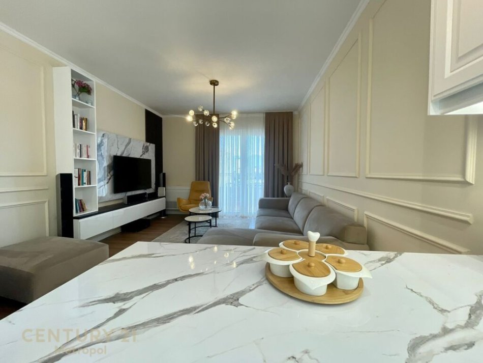 Tirane, jepet me qera apartament 2+1 Kati 6, 112 m² 1.200 € (komuna e parisit)