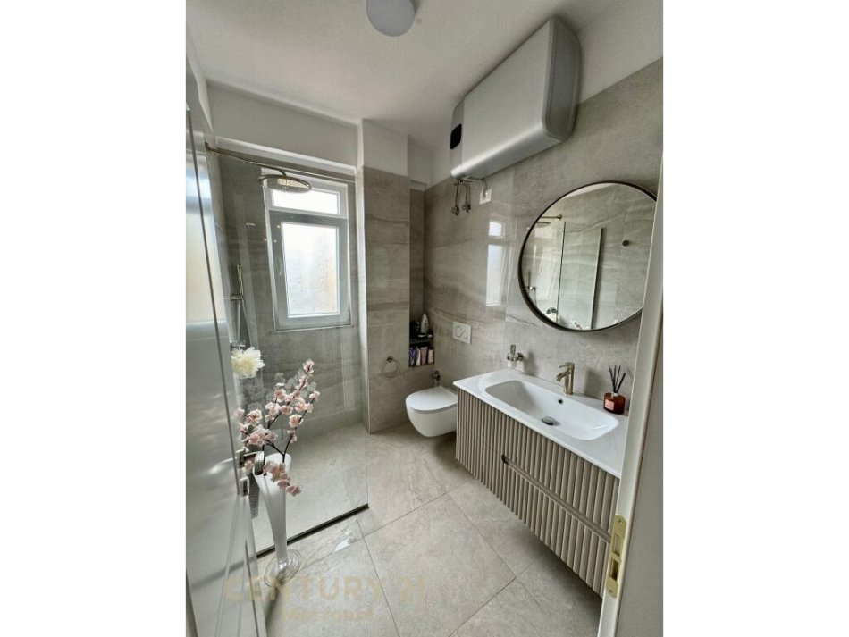 Tirane, jap me qera apartament 2+1+2+DEPO , 112 m² 1.200 € (Komuna e Parisit)