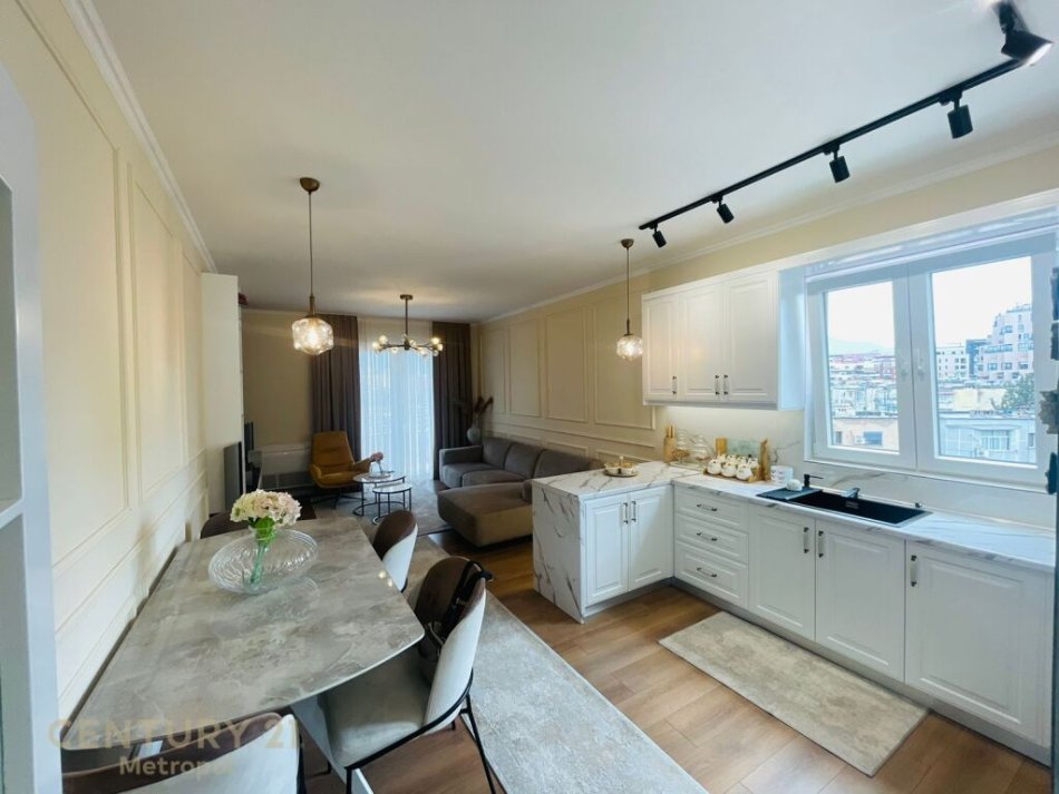Tirane, jepet me qera apartament 2+1 Kati 6, 112 m² 1.200 € (komuna e parisit)