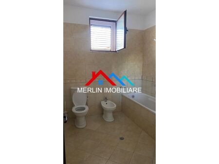 Tirane, jepet me qera apartament 2+1 Kati 2, 120 m² 500 € (ZIHNI SAKO,OXHAKU)