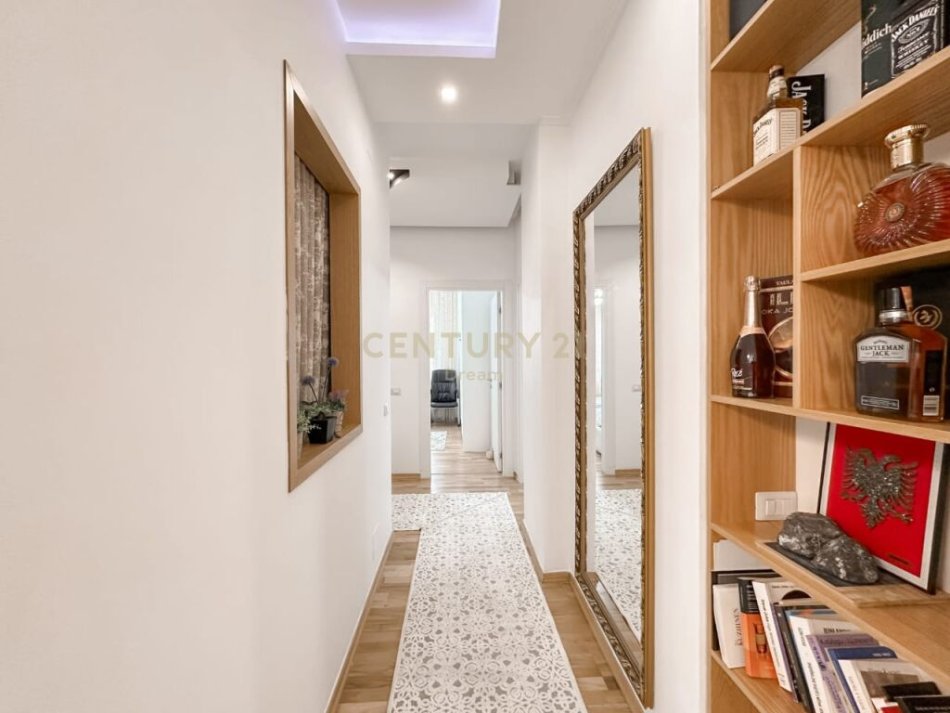 Tirane, shitet apartament 3+1 Kati 3, 124 m² 260.000 € (Kopeshti zoologjik)
