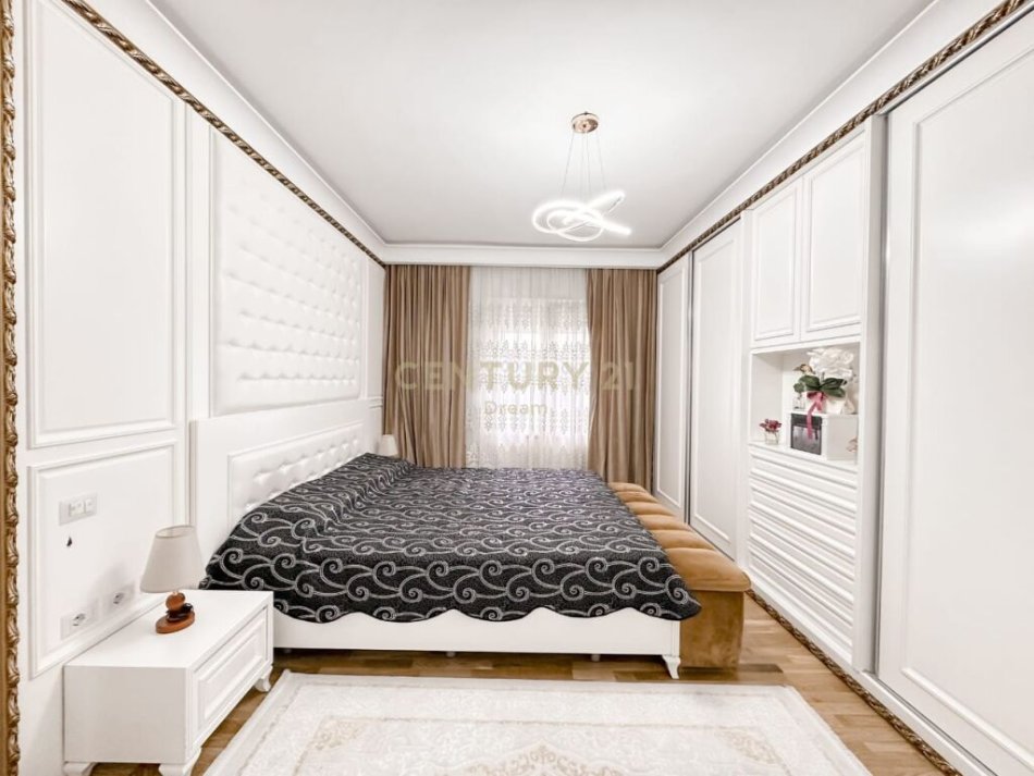 Tirane, shitet apartament 3+1 Kati 3, 124 m² 260.000 € (Kopeshti botanik)
