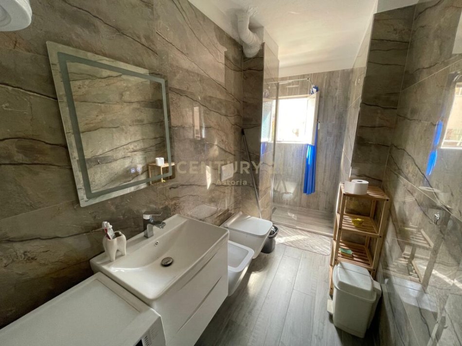 Tirane, jepet me qera apartament 2+1 Kati 3, 53 m² 600 € (Gjimnazi qemal stafa)
