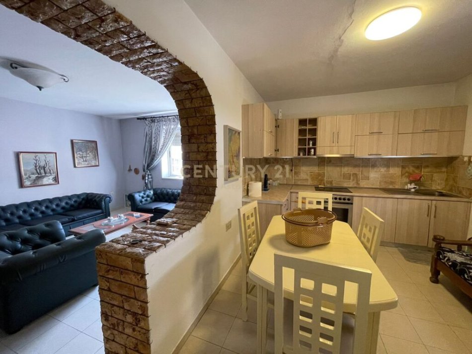 Tirane, jepet me qera apartament 2+1 Kati 3, 53 m² 600 € (Gjimnazi qemal stafa)