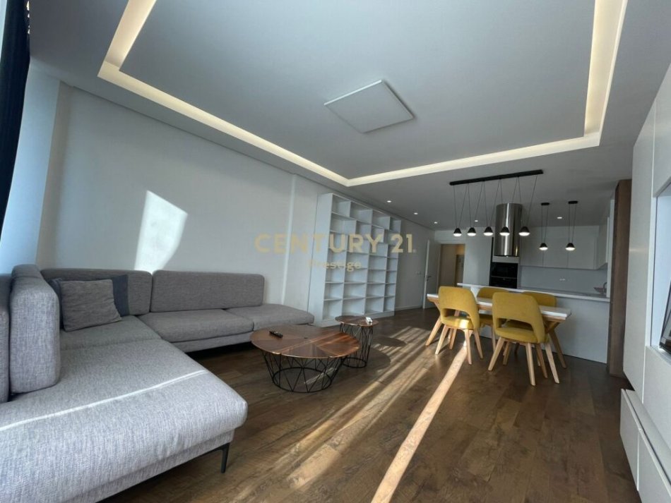 Tirane, jepet me qera apartament 3+1 Kati 9, 153 m² 2.500 € (Ambasada amerikane)