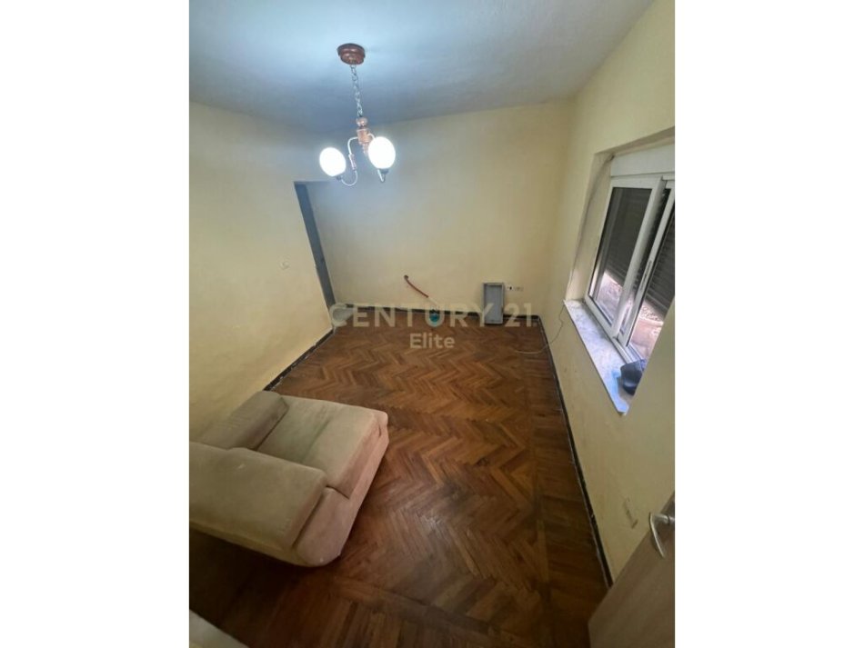 Tirane, shitet apartament 1+1 Kati 1, 42 m² 109.000 € (Perlat Rexhepi)