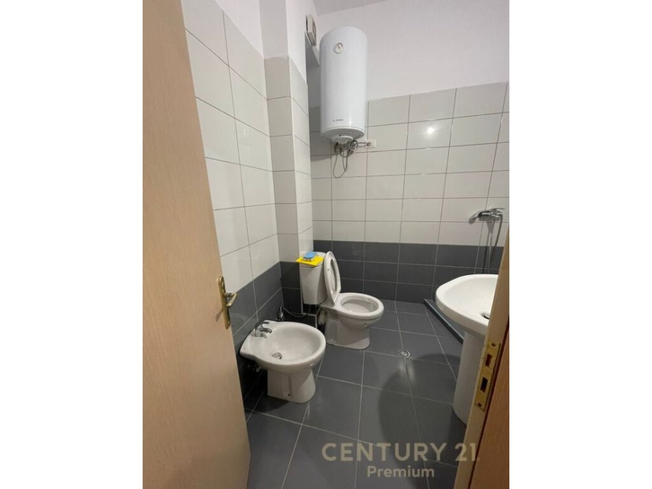 Tirane, jepet me qera apartament 2+1 Kati 1, 102 m² 500 € (Liqeni i Thate PREMIUM101991)