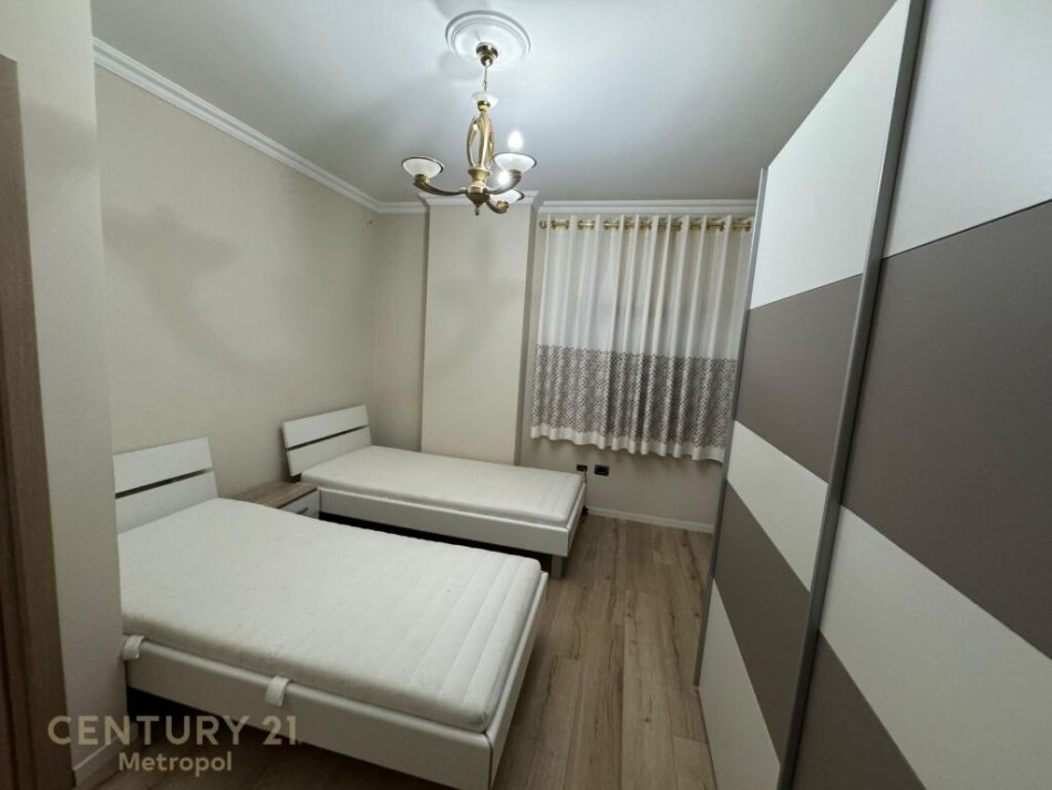 Tirane, shes apartament 2+1 , 110 m² 300.000 € (Ish Blloku)