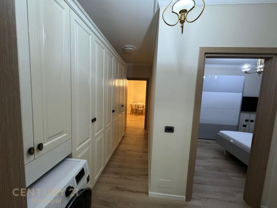 Tirane, shes apartament 2+1 , 110 m² 300.000 € (Ish Blloku)
