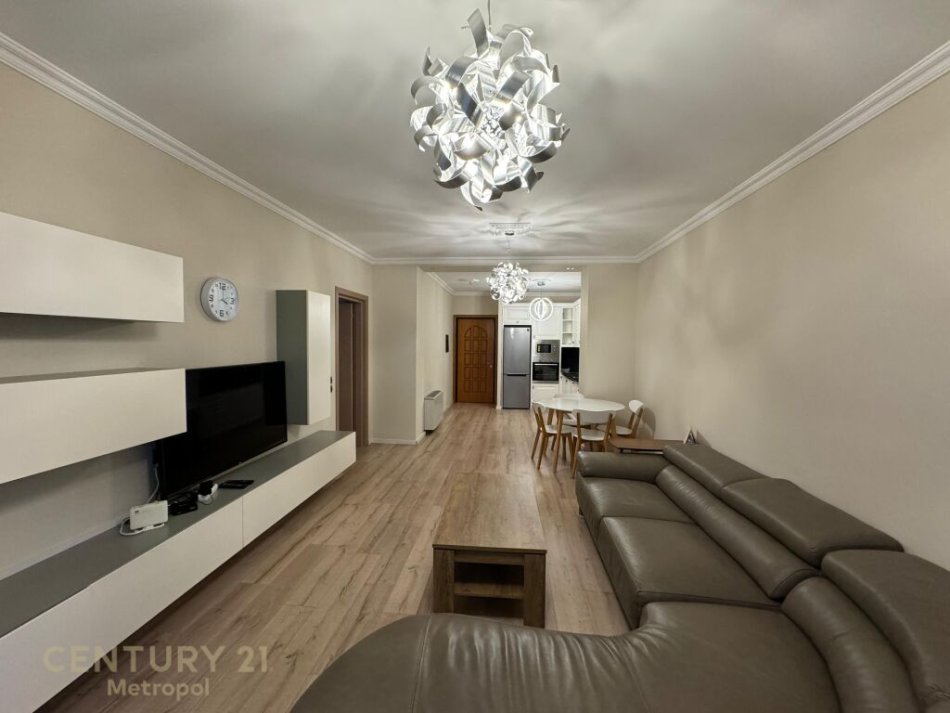 Tirane, shes apartament 2+1 , 110 m² 300.000 € (Ish Blloku)