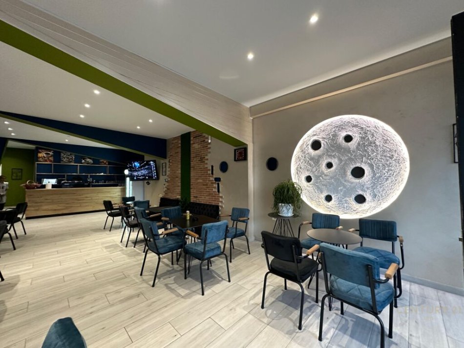Tirane, jepet me qera bar-kafe Kati 0, 115 m² 900 € (Reane Square 21)