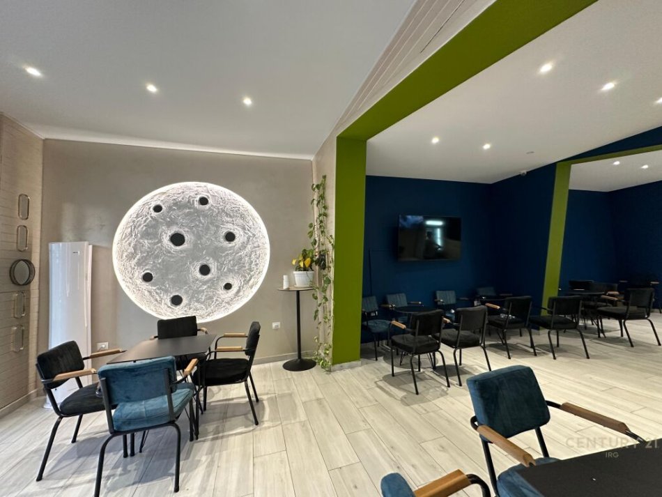 Tirane, jepet me qera bar-kafe Kati 0, 115 m² 900 € (Reane Square 21)