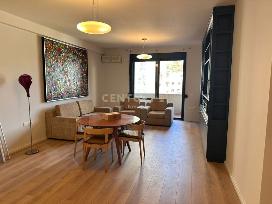 Tirane, jap me qera apartament 2+1+2 , 130 m² 1.100 € (Rruga e Elbasanit)
