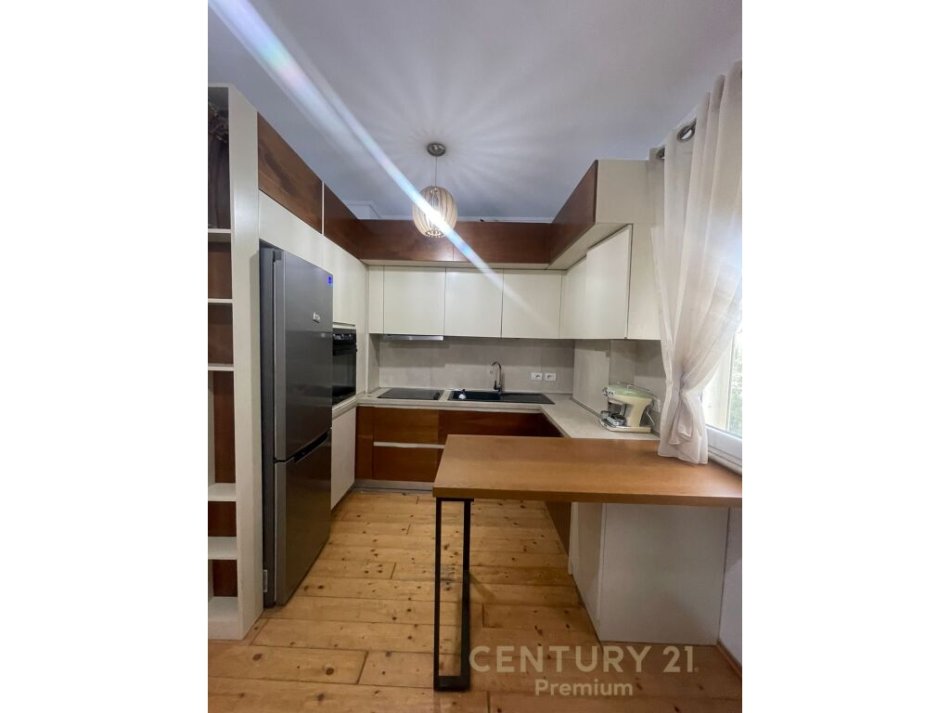 Tirane, jap me qera apartament 2+1+2 , 95 m² 600 € (Kopshti Botanik Zoologjik)