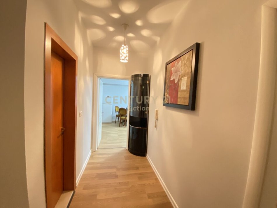 Tirane, jepet me qera apartament 1+1 Kati 4, 70 m² 600 € (PETRO NINI)