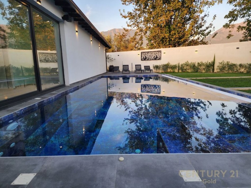 Tirane, jepet me qera 4+1+Ballkon Kati 2, 1.250 m² 5.000 € (farke)