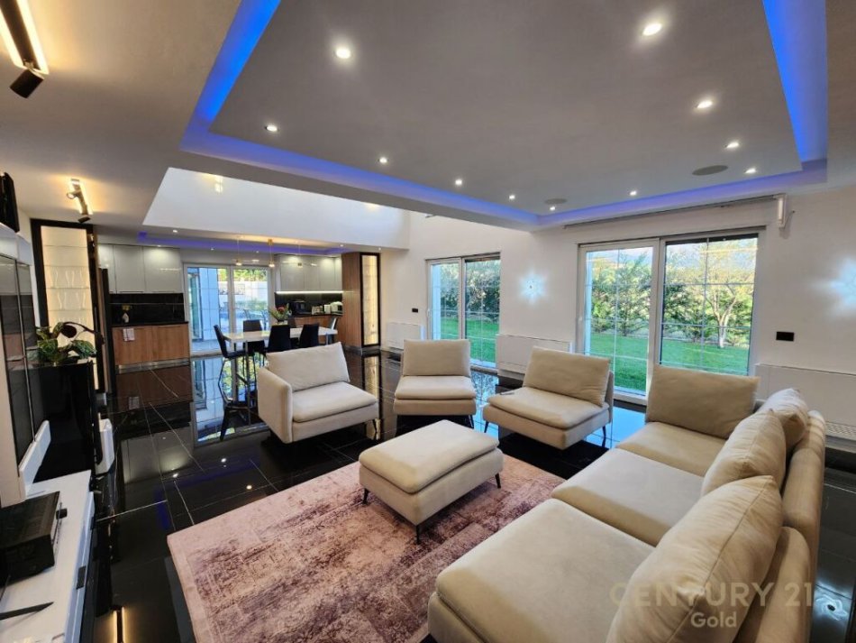 Tirane, jepet me qera 4+1+Ballkon Kati 2, 1.250 m² 5.000 € (farke)