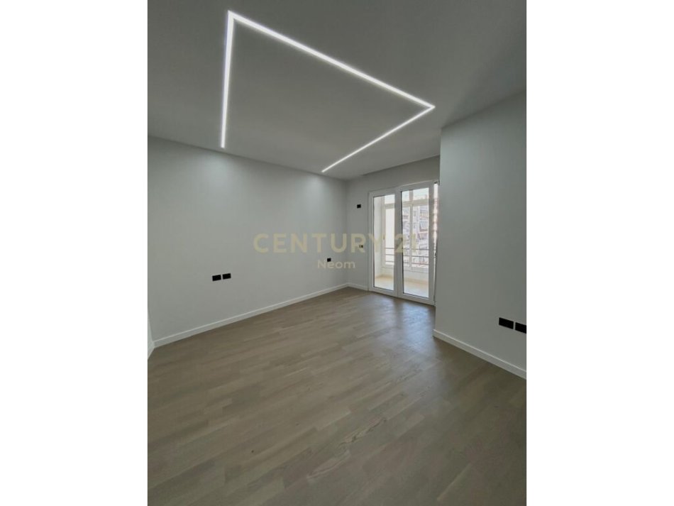 Tirane, shes apartament 1+1+Ballkon , 76 m² 103.000 € (Unaza e Re, Astiri)