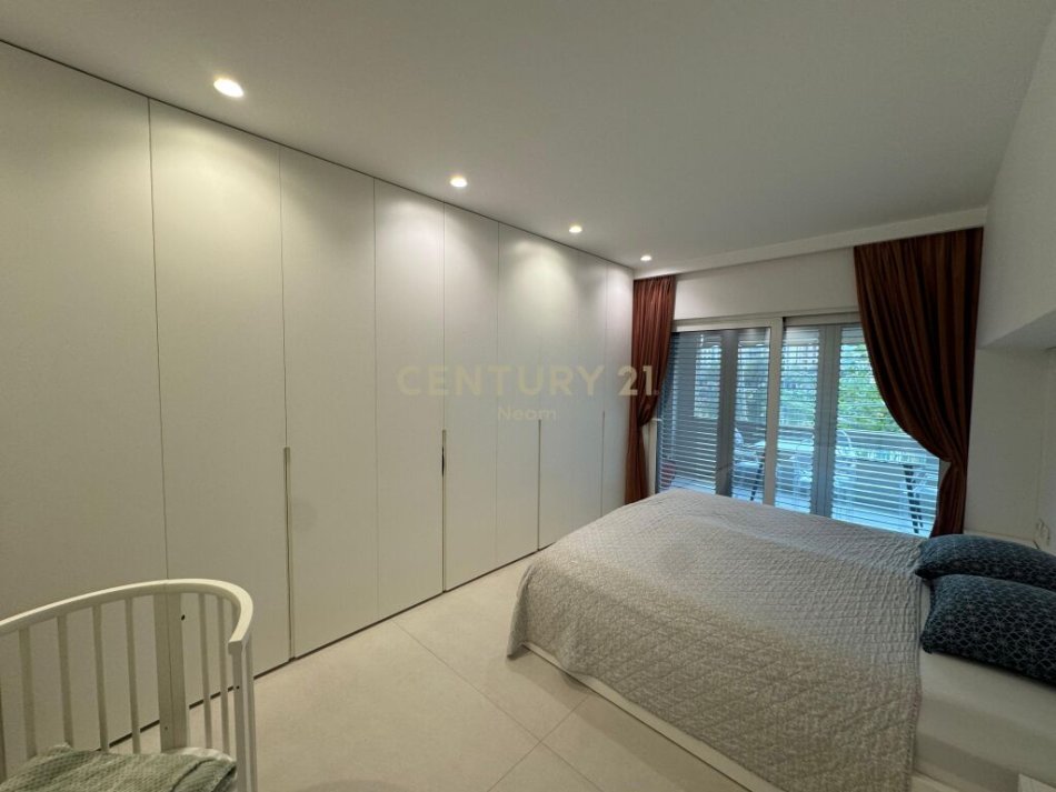 Tirane, shitet apartament 2+1 Kati 1, 116 m² 270.000 € (liqeni i thate)